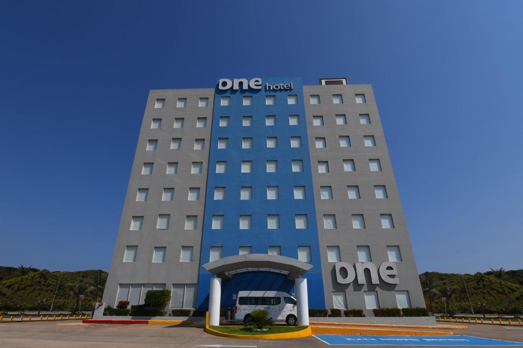 Hotel One Coatzacoalcos Forum Exteriér fotografie